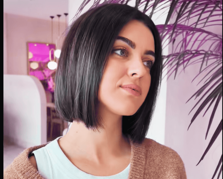 1. The Blunt Bob as one the best hairstyles for thin hair